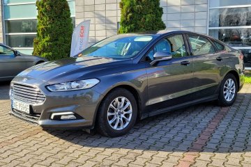 Salon PL,Pierwszy właściciel